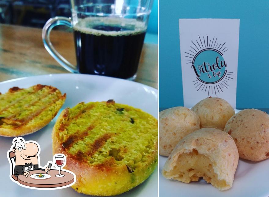 Comida em Vitrola e Café