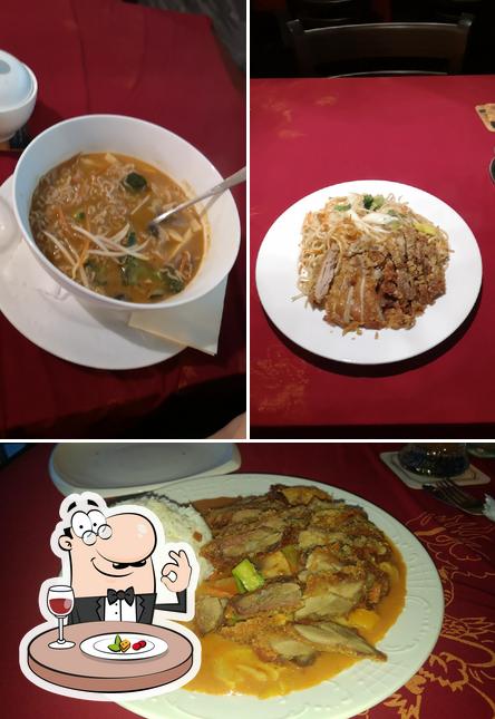 Блюда в "China Thai Wok & Sushi"