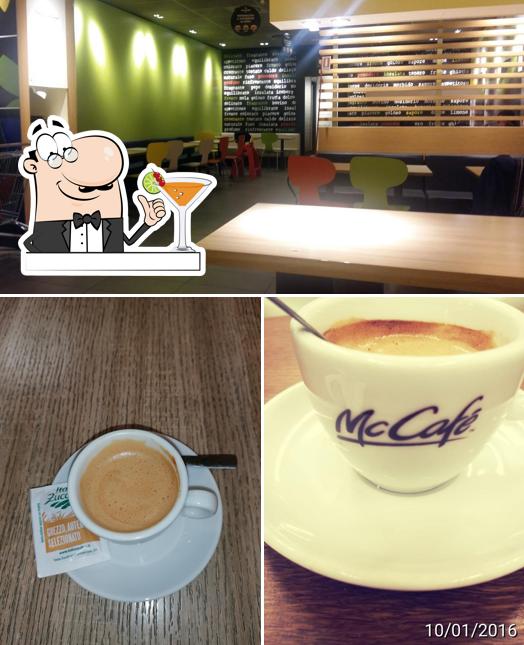 Estas son las fotos que muestran bebida y interior en McDonald's