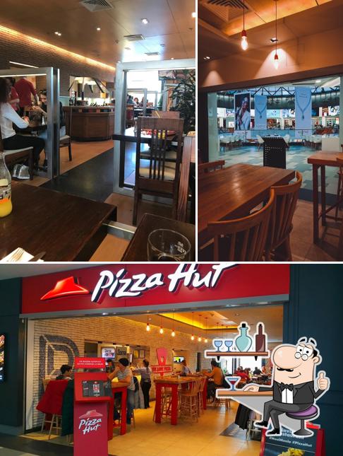 L'intérieur de Pizza Hut