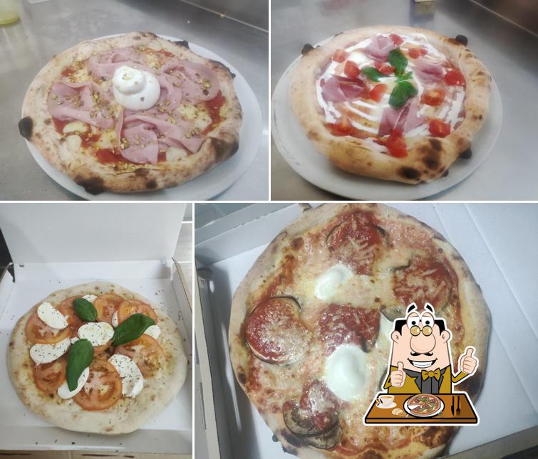 A Pizzeria Il Corsaro Nero, puoi goderti una bella pizza