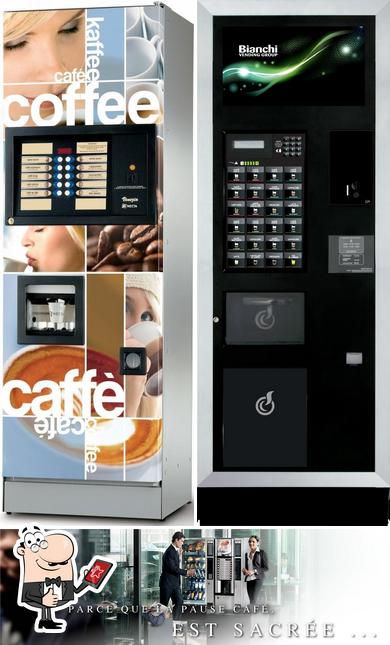 Regarder la photo de distributeur automatique de café
