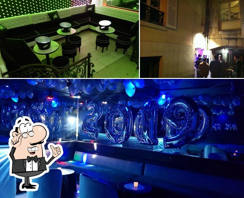 L'intérieur de Les Caves Du Roi Soleil bar club discotheque