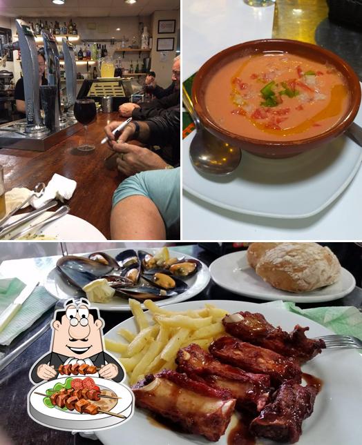 Mira las imágenes que muestran comida y barra de bar en Asador Castellano...restaurante bar
