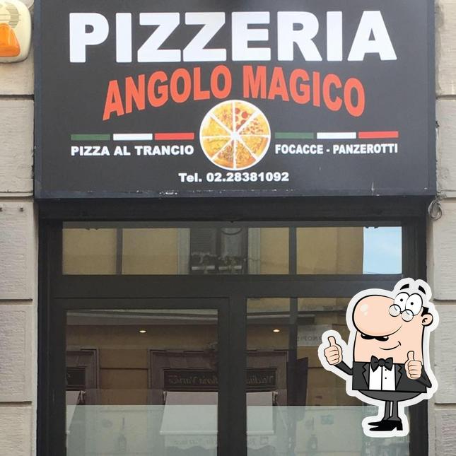 Regarder la photo de L'angolo Magico pizzeria