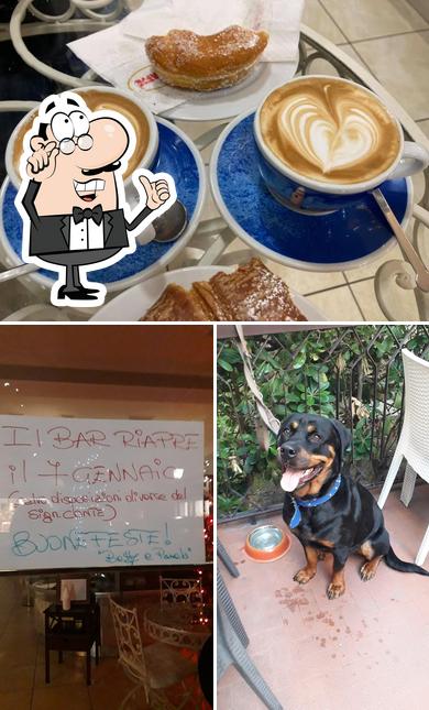 Tra le varie cose da Caffè Roma si possono trovare la interni e bevanda