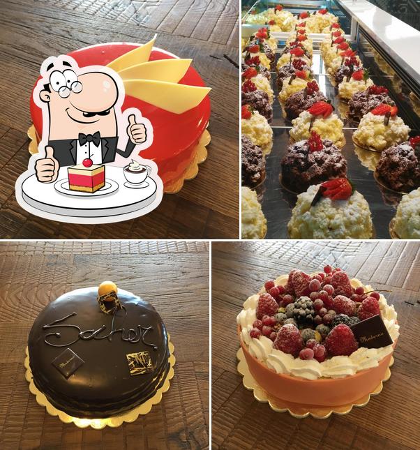 Moderno Caffe' & Bistrot serve un'ampia selezione di dolci