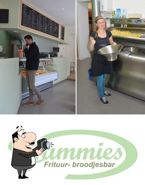 Regarder l'image de Yummies