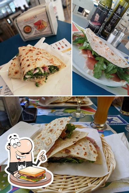 Pick a sandwich at Beach da Mirco
