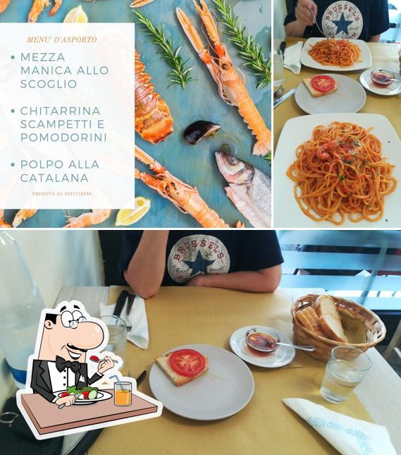 La foto della cibo e tavolo da pranzo di Coffee time