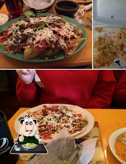 Estas son las fotos donde puedes ver comida y comedor en Cuco's Waupun