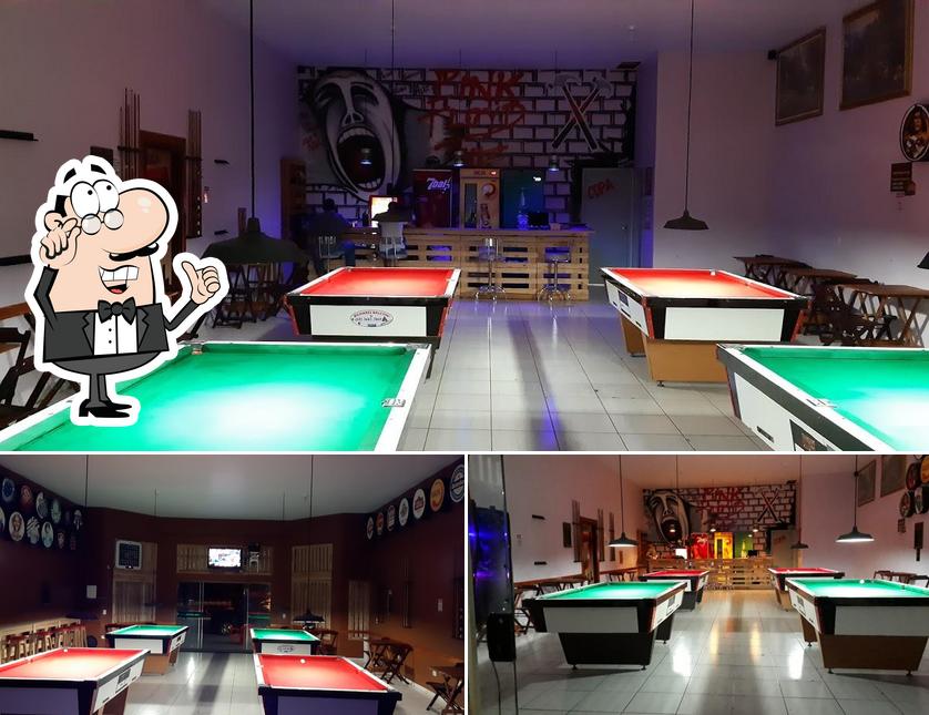El interior de Tavern's Snooker Pub