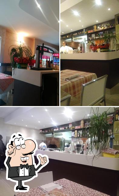 The interior of Mai Dire Pizza