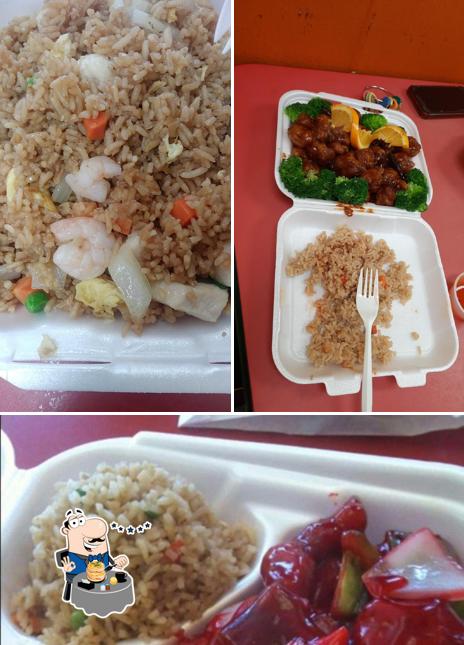 Food at M J's Chicken & Rice