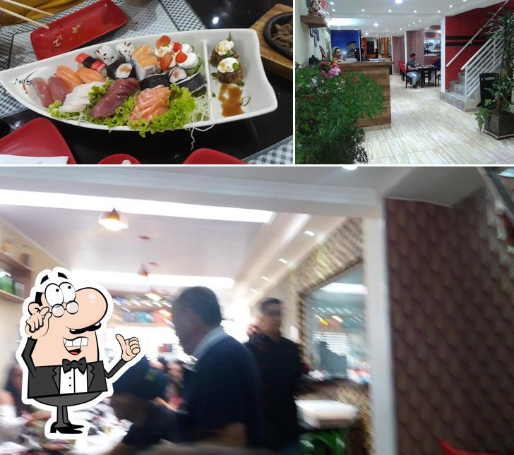 O Restaurante Japonês - OKINAIE SUSHI BAR se destaca pelo interior e sushi