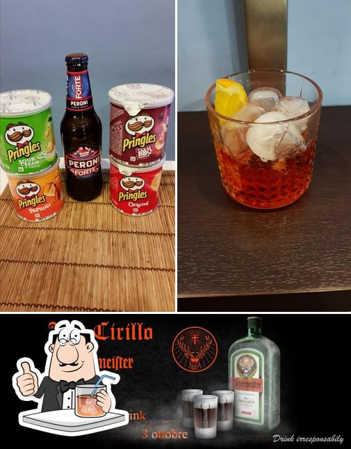 Goditi un drink dal menu