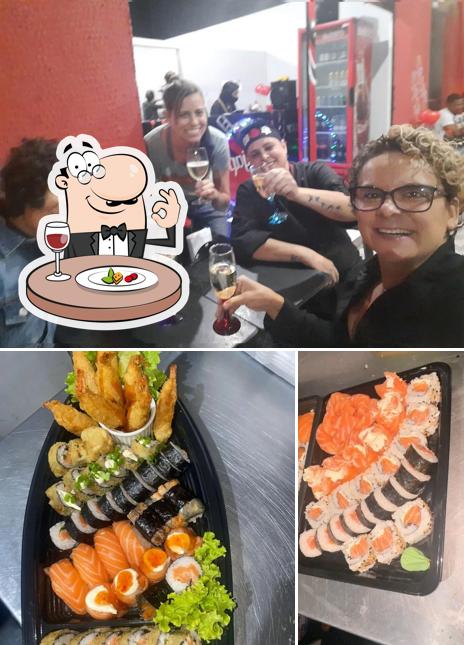 A foto da comida e balcão de bar a Oishijapa