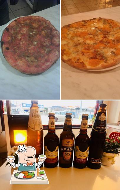 Pizzeria Mythos si caratterizza per la cibo e esterno