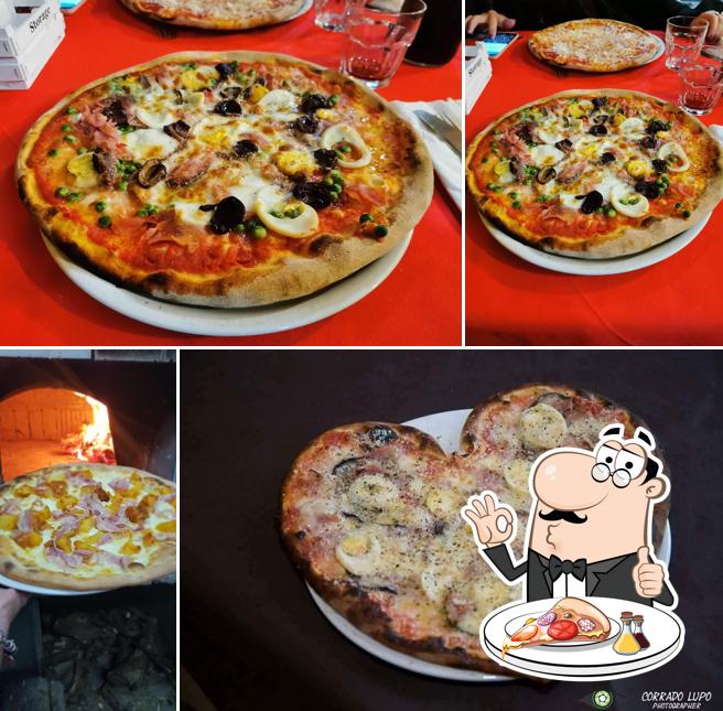 Scegli una pizza a Pizzeria Insieme