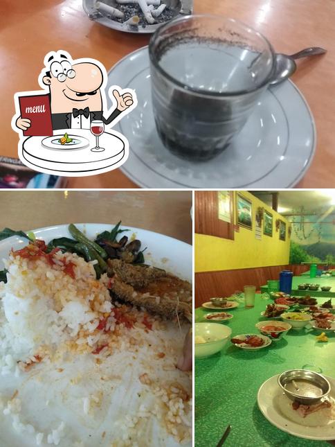 Check out the photo showing food and beverage at RM. LINTAS RAYA (SPESIFIK IKAN KARANG)