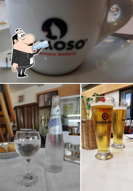 Goditi un drink dal menu