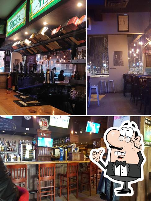 Installez-vous à l'une des tables de Sim's irish pub de Joliette