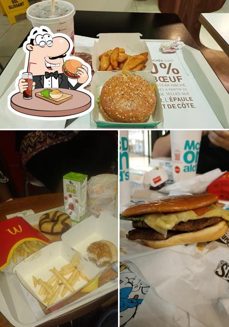 Prenez un hamburger à McDonald's