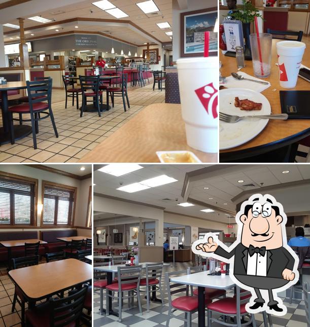 Riverdale Dwarf House Chick-fil-A, 6549 GA-85 in Riverdale - Restaurant ...