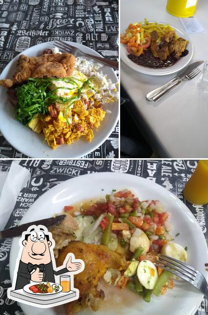 Comida em Restaurante Sabor Brasileiro