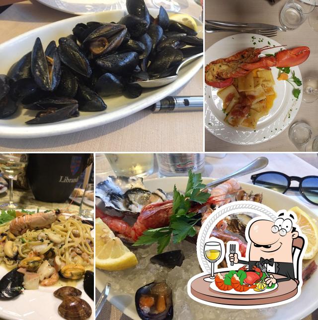 Gli ospiti di Ristorante La Fonte di Elia Luigi possono gustare diversi prodotti di cucina di mare
