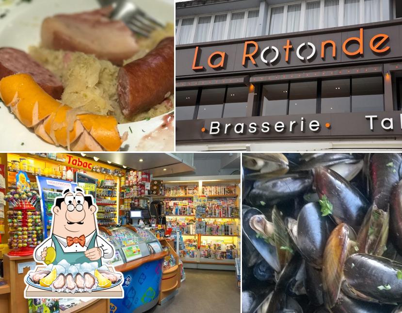 Essayez de nombreux repas à base de fruits de mer servis par Brasserie La Rotonde