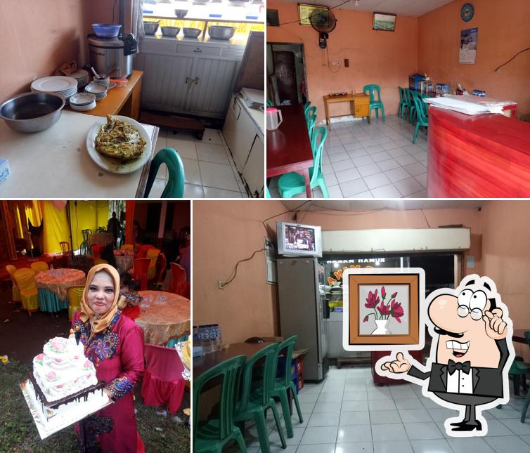 Check out how Rumah Makan Sinar Minang Masakan Padang looks inside