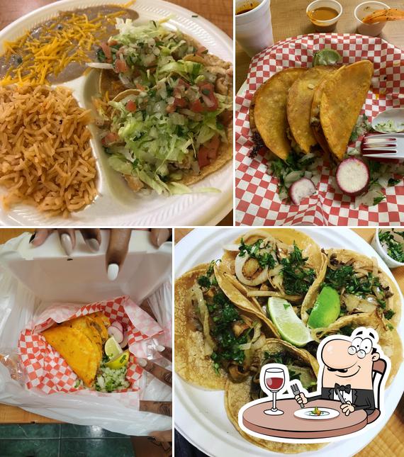 Food at Gilberto's Taco Shop