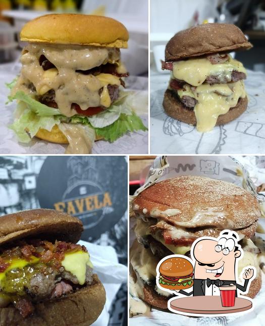 Delicie-se com um hambúrguer no Favela Mix Burger