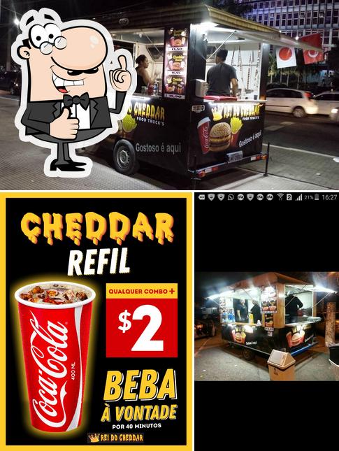 See this picture of Rei do Cheddar food truck's