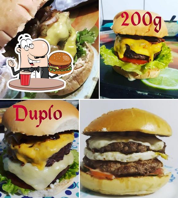 Consiga um hambúrguer no Top Burguer - Pizzaria & Hamburgueria Artesanal Gourmet-