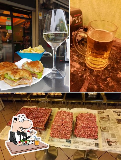 La immagine di cibo e birra da Bar Majorca