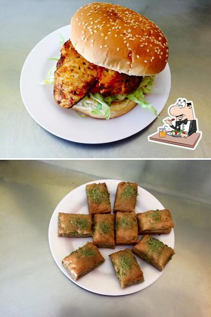 Еда в "Awesome Cafe Pizza and Burgers"