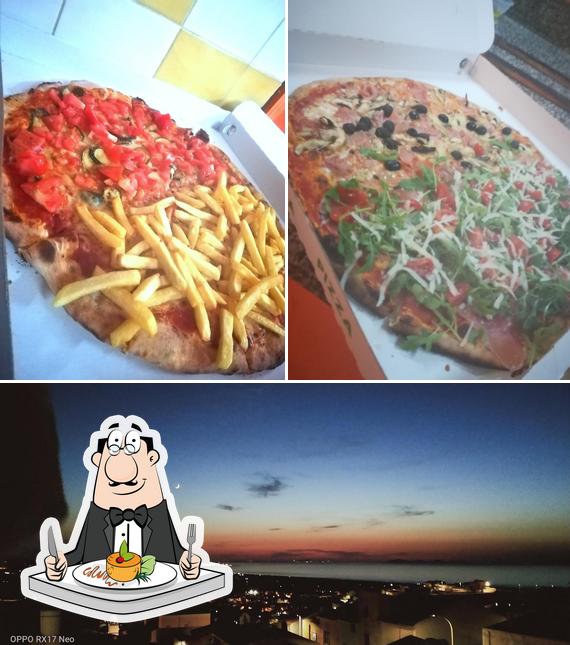 Tra le diverse cose da Pizzeria Santa Lucia nuova gestione si possono trovare la cibo e esterno