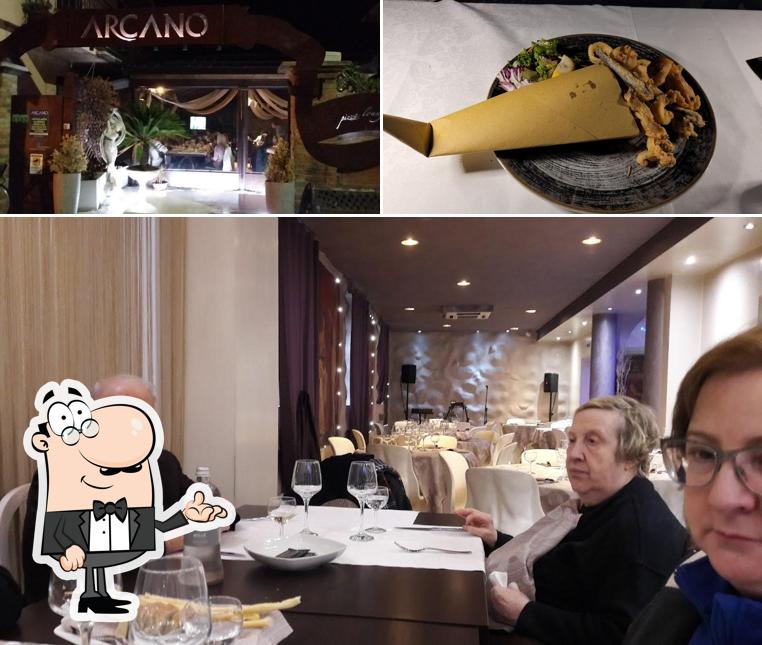 La foto della interni e cibo di Arcano