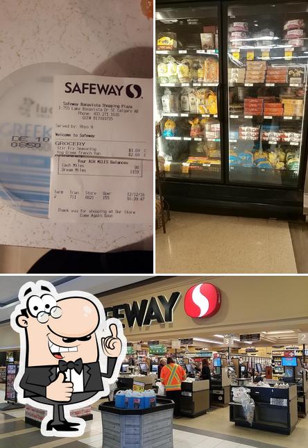 Regarder la photo de Safeway Bonavista Shopping Plaza