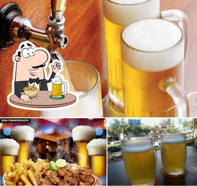 Você pode tomar um copo de cerveja leve ou escura