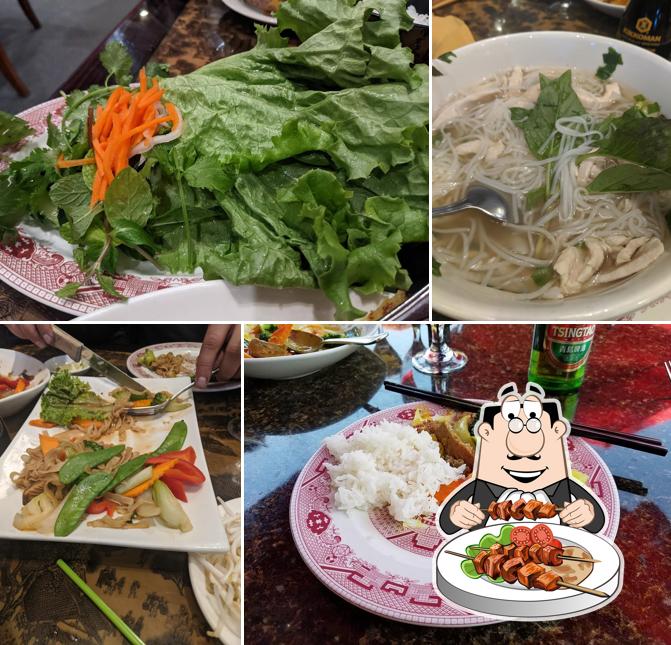 Comida en Saigon Landing Restaurant