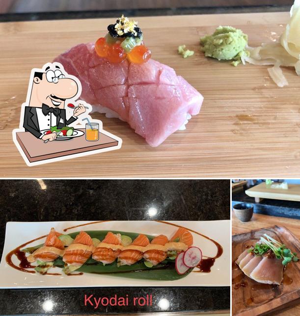 Блюда в "Kyodai Handroll & Sushi Bar"