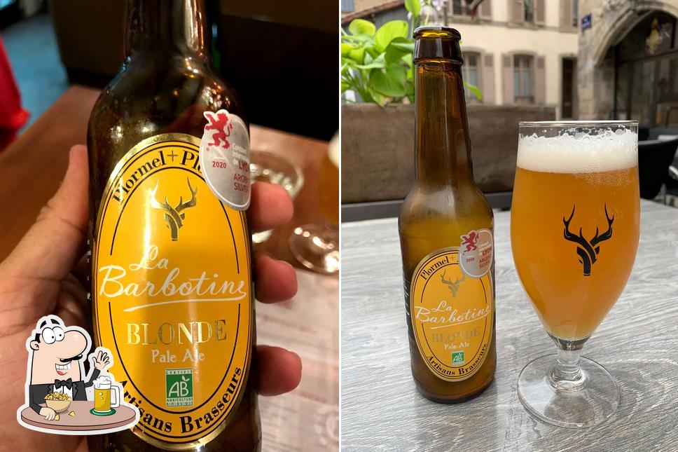 Vous pouvez prendre un verre de bière blonde ou brune