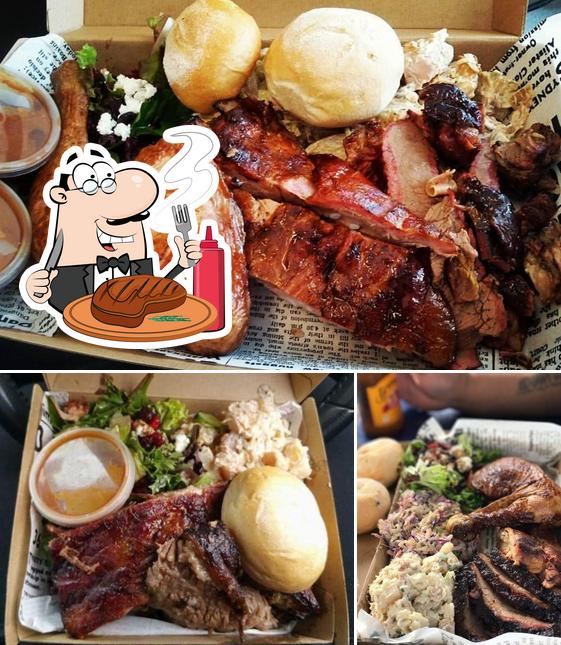 Отведайте блюда из мяса в "Smoked BBQ Rib House"