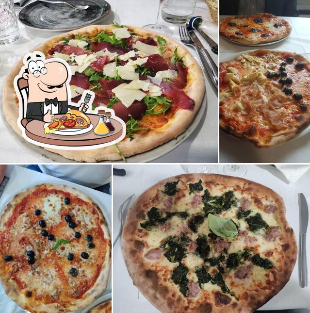 Ordina una pizza a Ristorante Pizzeria Il Vicolo