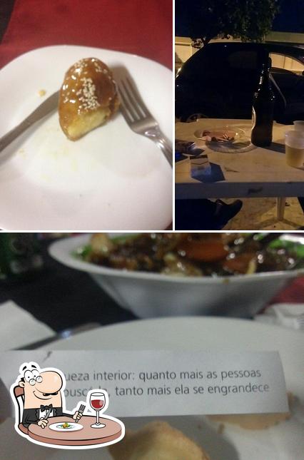 Entre diferentes coisas, comida e vinho podem ser encontrados no Oriental Express