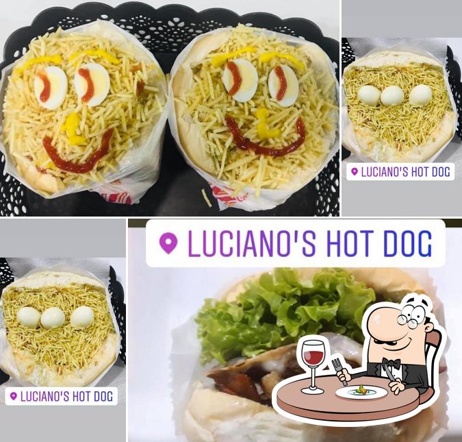 Platos en Luciano's hotdog