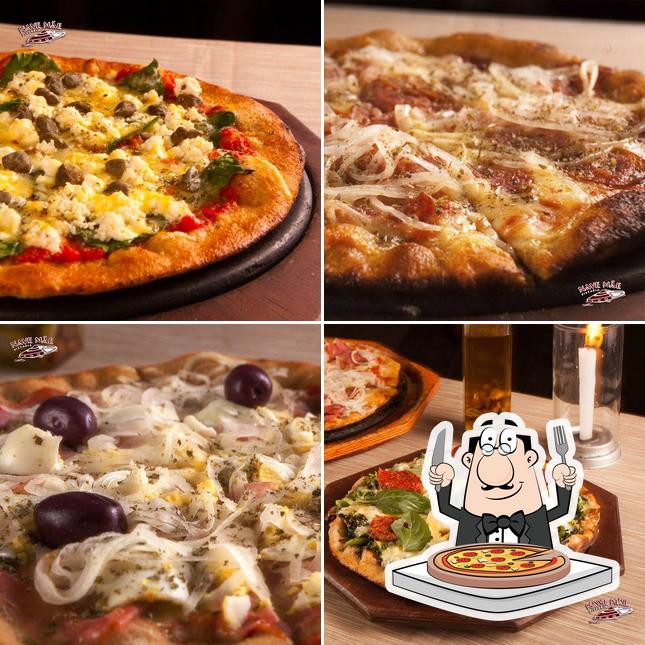 Escolha pizza no Pizzaria Nave Mãe